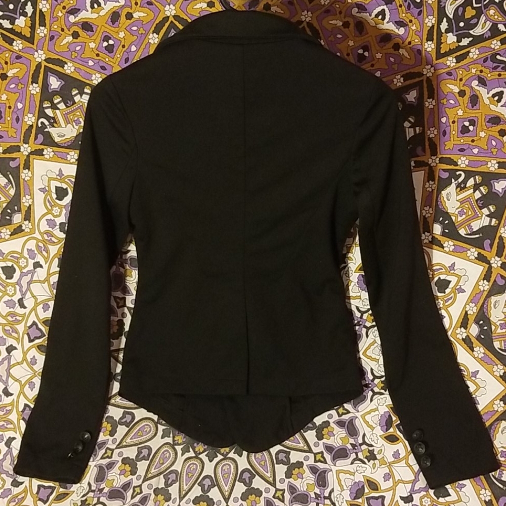 Button-Close Form-Fitting Blazer - Picture 3 of 3